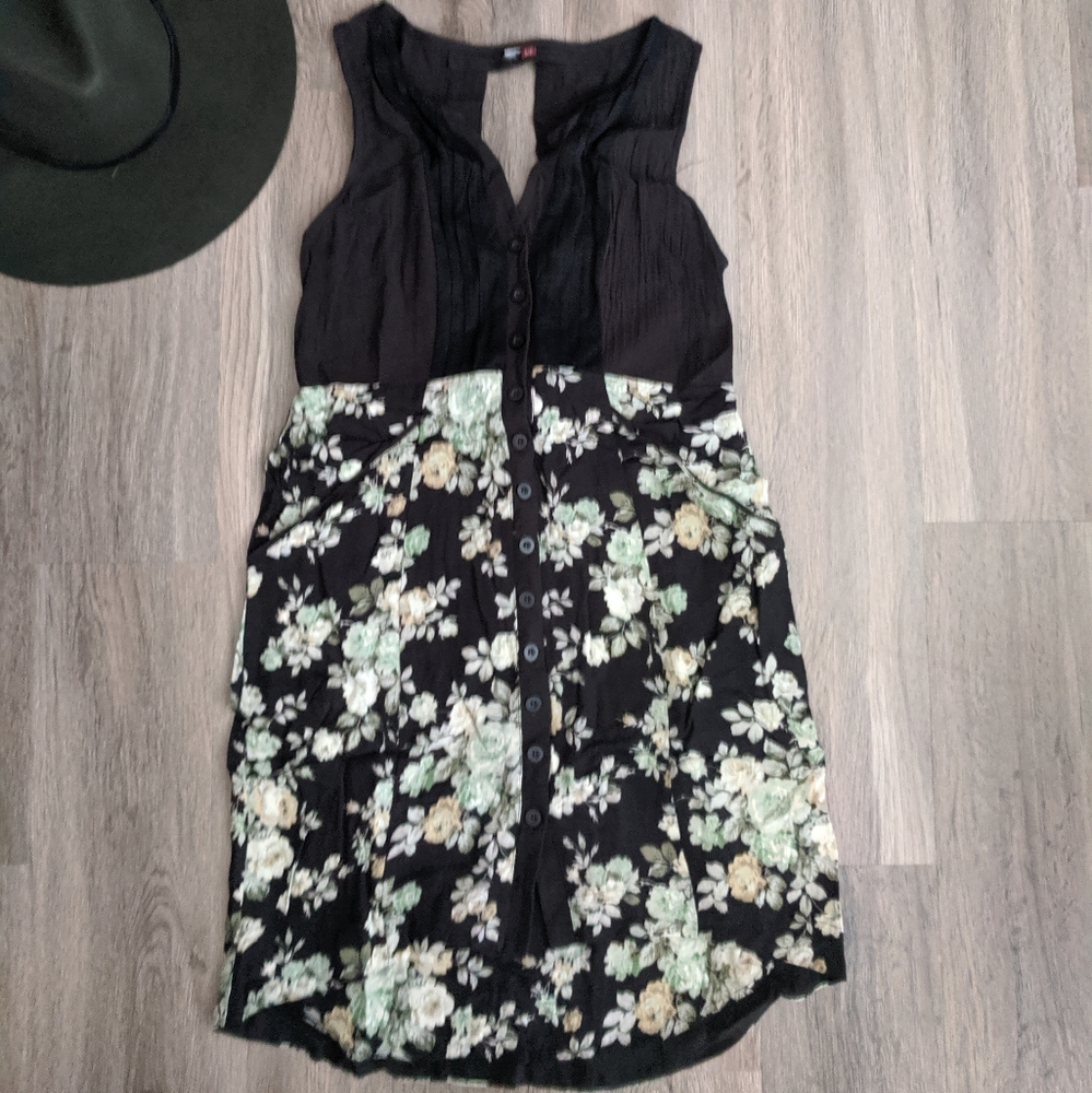 3 Stones Black Green Floral Button Front Dress Sm